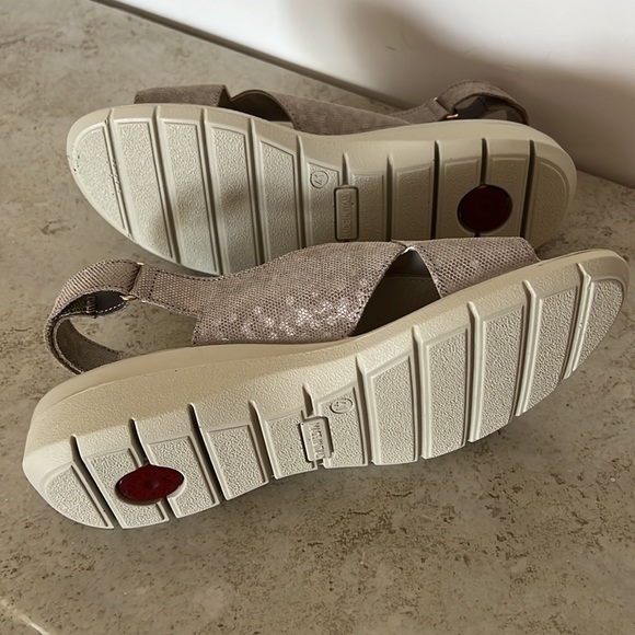 IMAC VERA PELLE Super Comfort Sandals - Picture 9 of 12